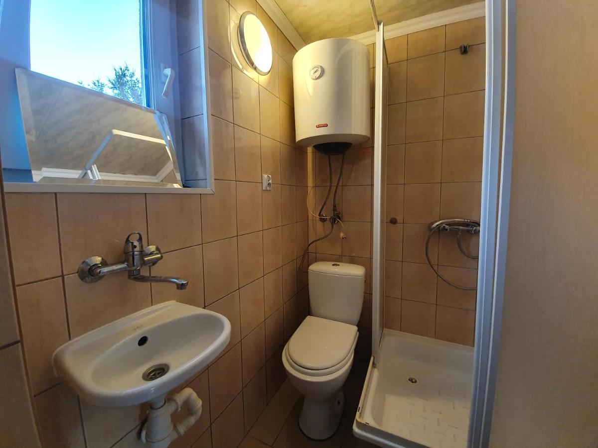 Domki U Gretka Lutowiska Bagian luar foto
