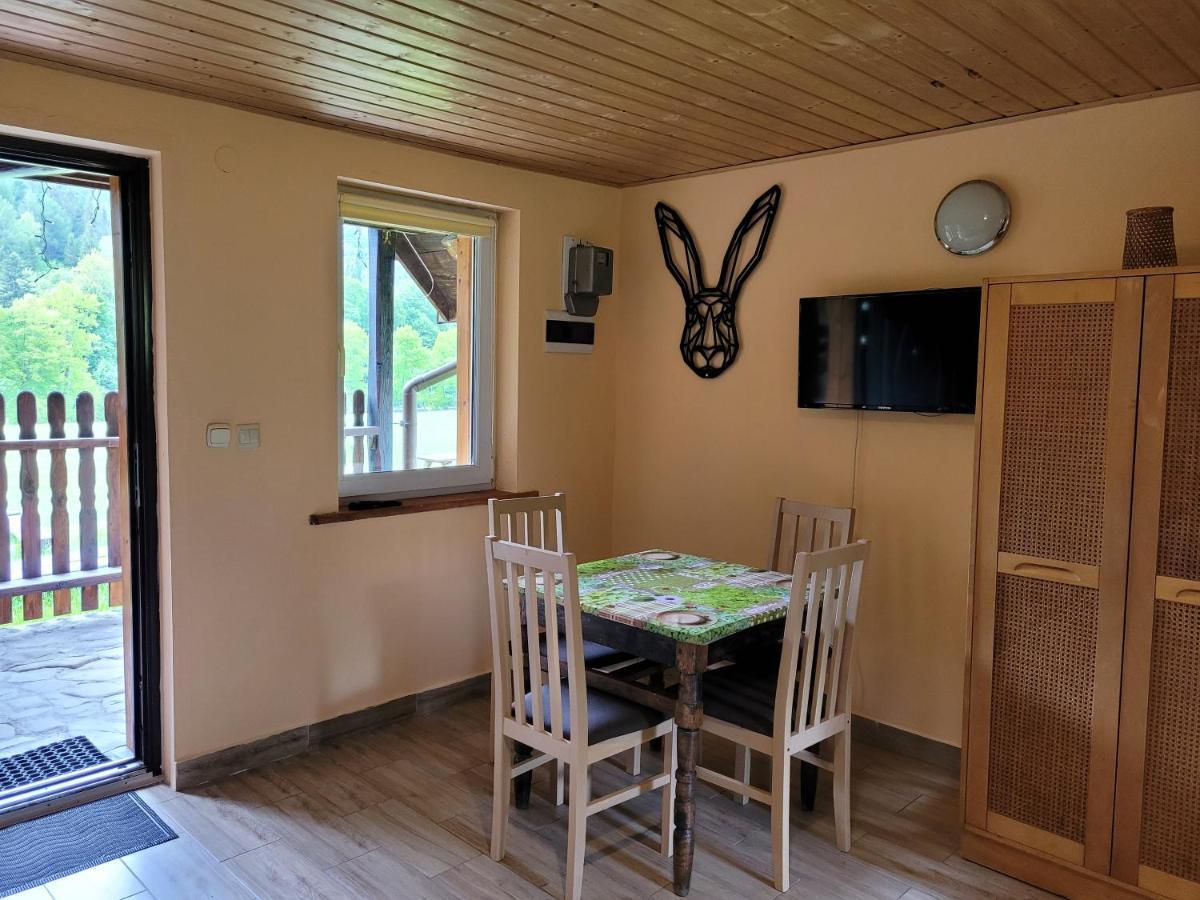 Domki U Gretka Lutowiska Bagian luar foto